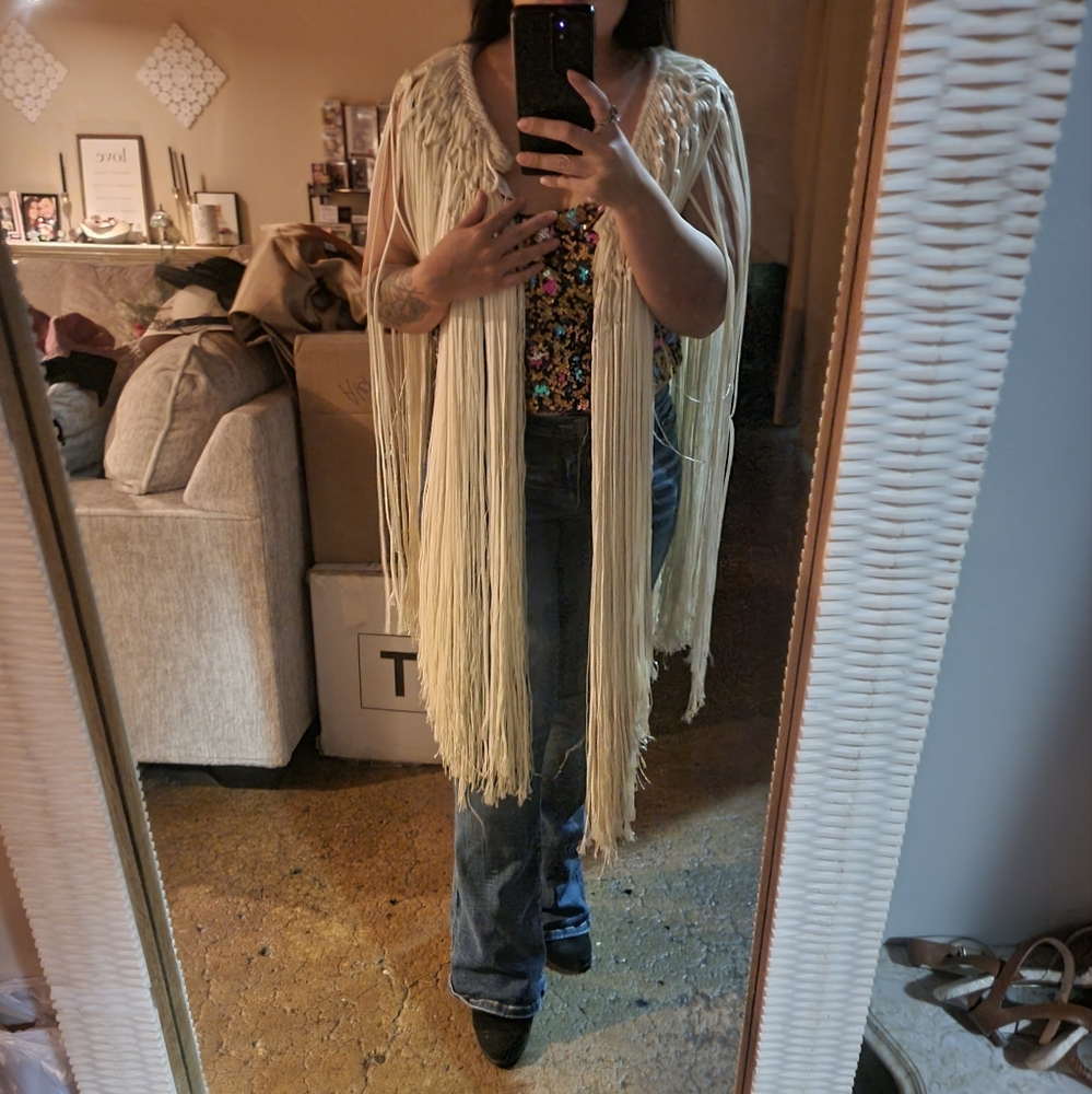 Fringe cape